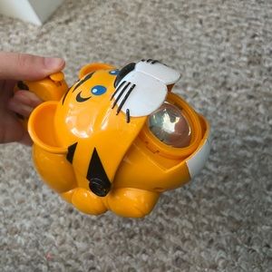 Flashlight that Growls, Tiger Bright by Discovery Toys